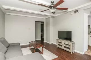 Photo #3: 20034452 Listing 