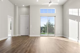 Photo #4: 20667612 Listing