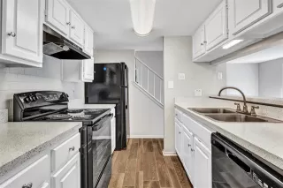 Photo #3: 20732258 Listing 