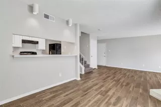 Photo #5: 20732258 Listing 