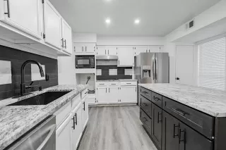 Photo #6: 20762457 Listing 