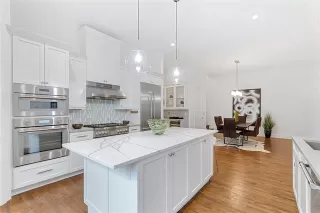 More Details about MLS # 20784440 : 2804 THOMAS AVENUE #104