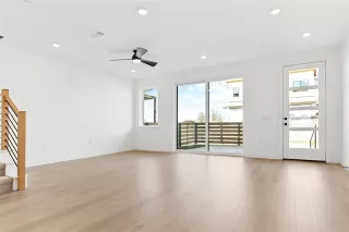 Photo #6: 20793439 Listing