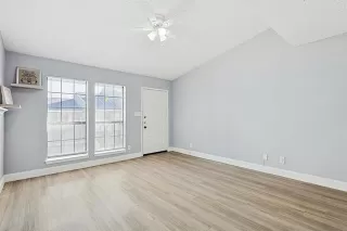 Photo #4: 20804134 Listing