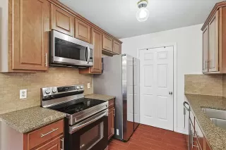 Photo #4: 20811205 Listing 