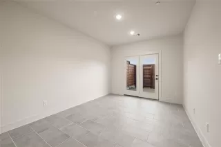 Photo #6: 20812626 Listing 