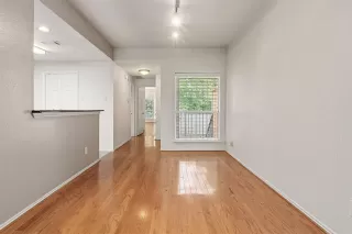 Photo #3: 20812932 Listing 