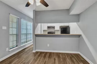 Photo #3: 20822302 Listing 