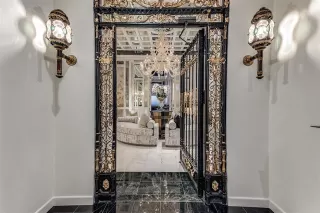 Browse active condo listings in 3525 