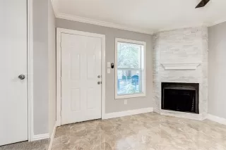 Photo #4: 20828381 Listing