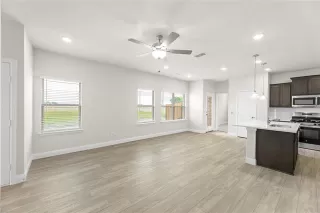 Photo #2: 20828674 Listing