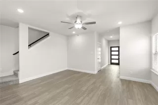 Photo #3: 20828674 Listing