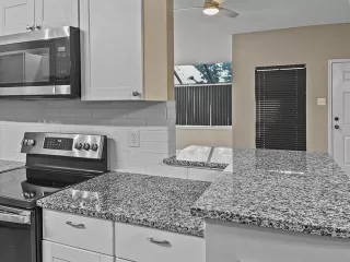 Photo #4: 20828781 Listing