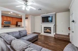 Photo #4: 20828858 Listing 