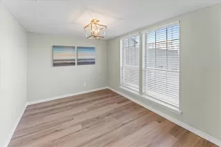 Photo #6: 20834042 Listing