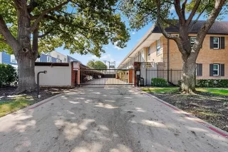 Photo #6: 20838555 Listing