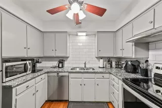 Photo #4: 20838731 Listing 