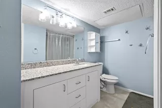 Photo #5: 20840950 Listing