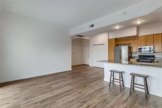 Photo #5: 20843471 Listing