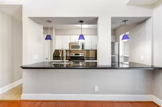 Photo #6: 20846818 Listing