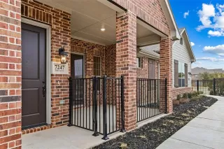 Photo #2: 20851060 Listing