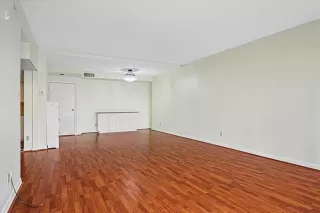 Photo #5: 20853423 Listing 