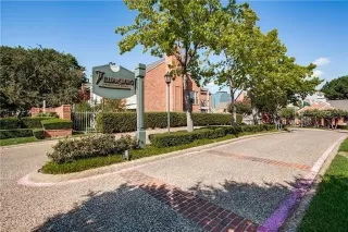 Photo #2: 20855127 Listing 