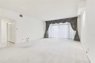 Photo #6: 20856595 Listing