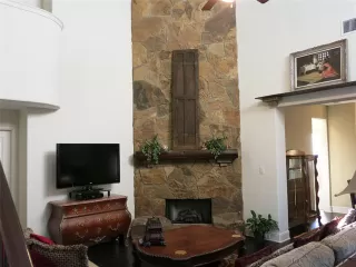 Photo #4: 20856847 Listing