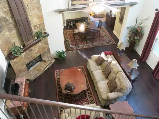 Photo #5: 20856847 Listing