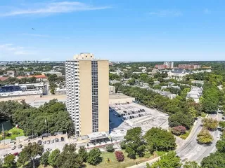 Photo #6: 20857840 Listing