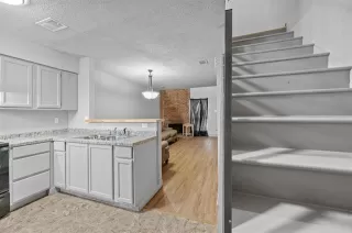 Photo #5: 20862839 Listing 