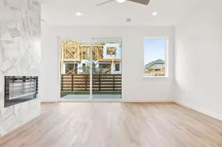 Photo #5: 20864239 Listing