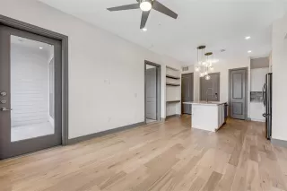 Photo #5: 20866752 Listing