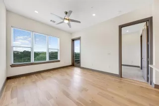 Photo #6: 20866752 Listing