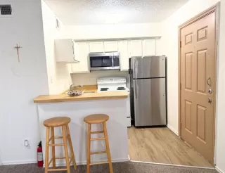 Photo #5: 20869418 Listing