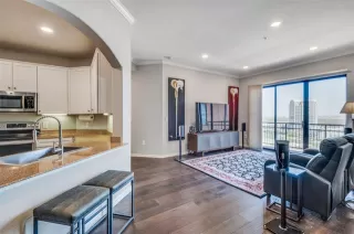 Photo #2: 20877190 Listing 