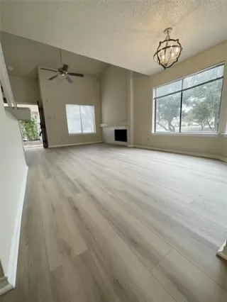 Photo #4: 20879525 Listing 