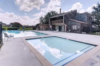 Photo #6: 20880469 Listing 