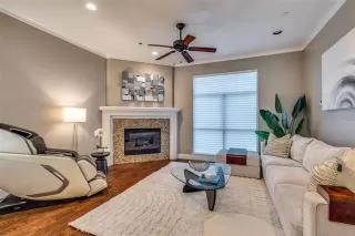 Photo #5: 20883465 Listing