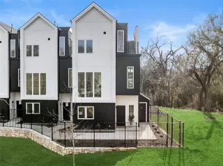 Photo #3: 20885428 Listing 