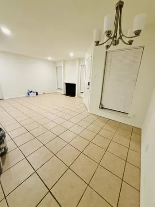 Photo #5: 20886130 Listing