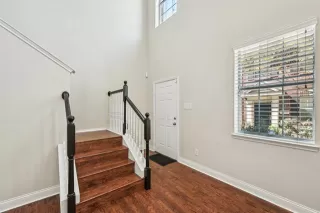 Photo #5: 20887318 Listing