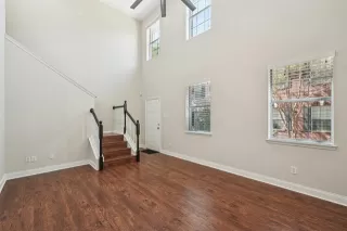 Photo #6: 20887318 Listing