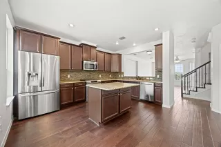 Photo #4: 20887696 Listing 