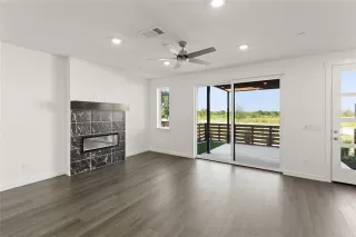 Photo #4: 20889629 Listing 