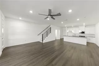 Photo #6: 20889629 Listing 