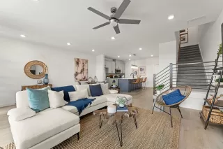 Photo #6: 20889640 Listing 