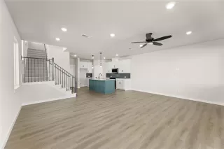 Photo #6: 20889669 Listing 