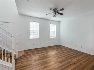 Photo #2: 20893262 Listing 